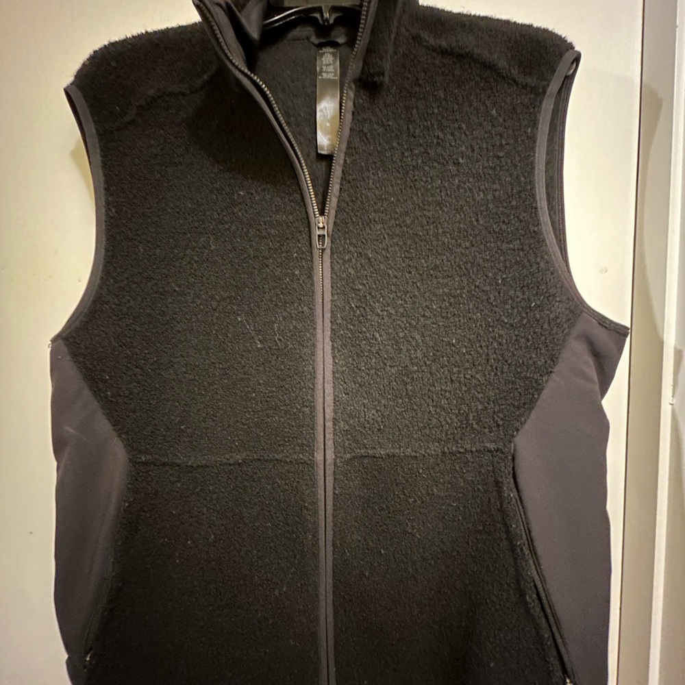 Men's Lululemon Like New Black Fleece & Wool Vest W/Zip Front, Sz Large